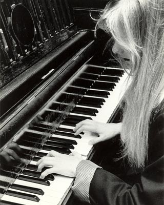 Tansy Aked at Keyboards